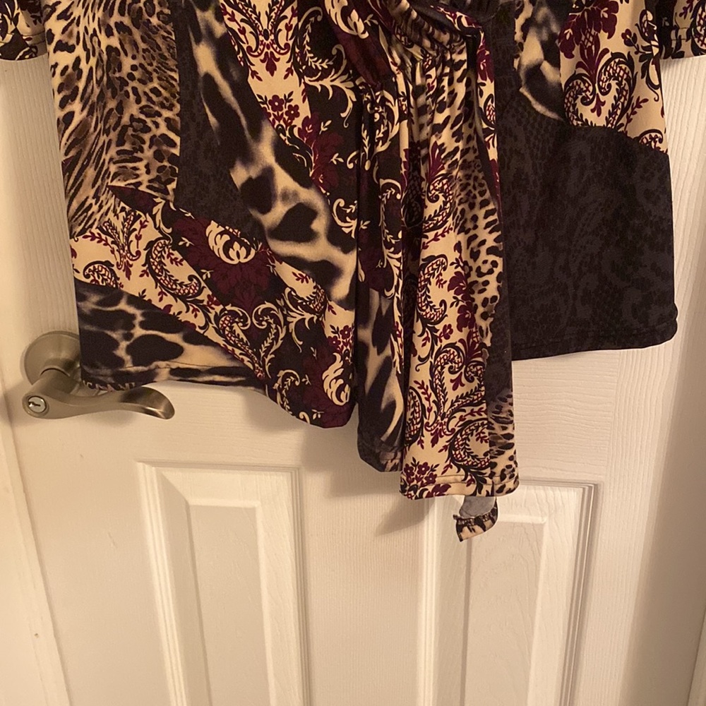 Patterned Top-Size 1X - Picture 4 of 10